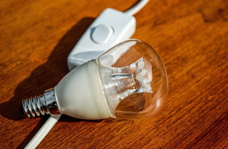 Para CONSUMUR, la vuelta al 21% del IVA de la electricidad y el gas supone un paso atrás en cuanto a la consideración que debería tener de bien de primera necesidad