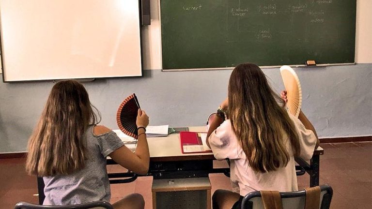 Un año más, CONSUMUR se suma a las reivindicaciones de familias, estudiantes, sindicatos y docentes por el calor extremo en las aulas y pide un plan urgente de climatización