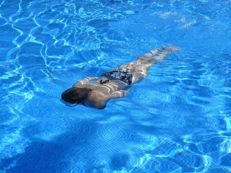 CONSUMUR considera que urge una revisión de la normativa para regular el sector de la construcción de piscinas privadas unifamiliares en la Región de Murcia