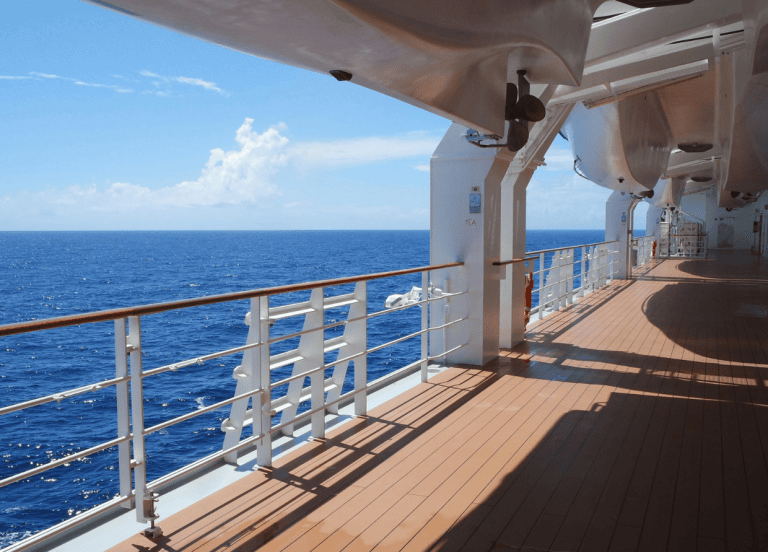 CONSUMUR denuncia a MSC Cruceros y Costa Cruceros por obligar a los pasajeros a abonar una propina al personal